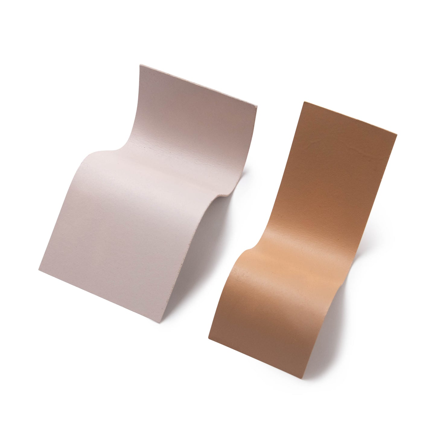 curvy photography prop with a wavy design 
